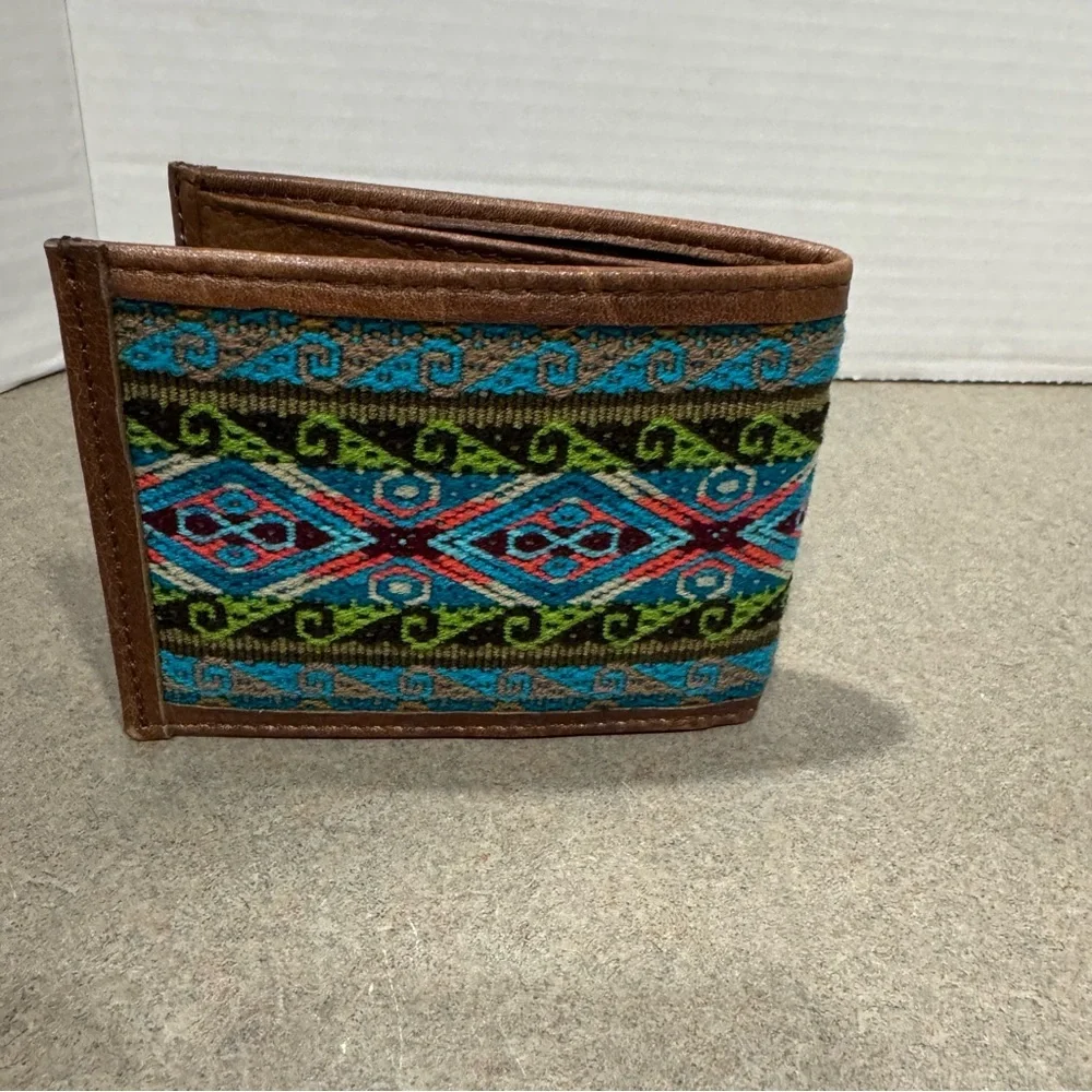 Men’s Classic Trifold Wallet With Southwest Print